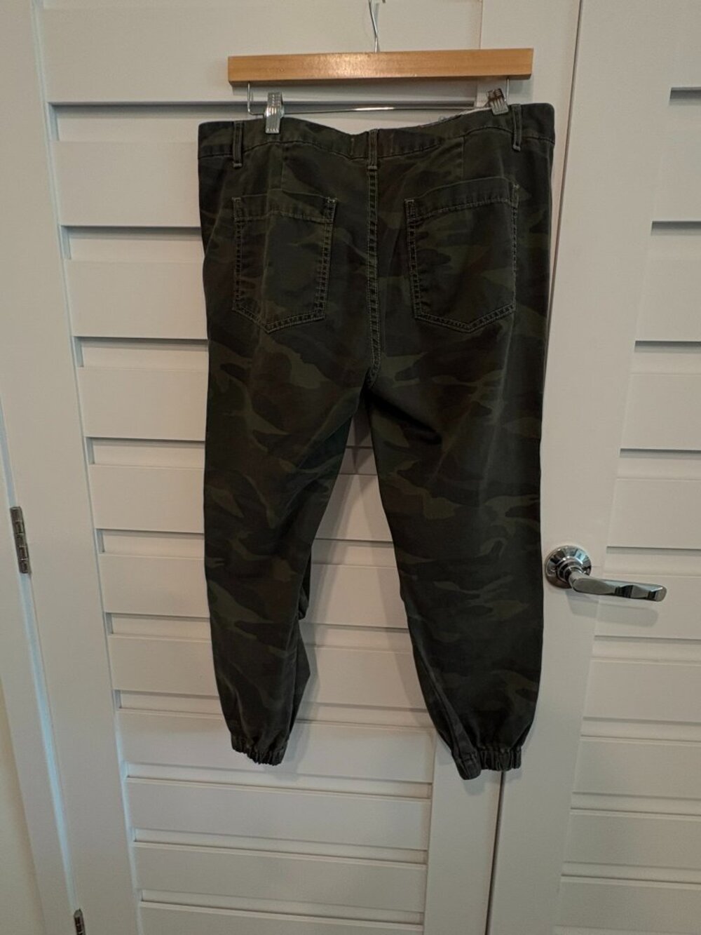 Sundry Camo Cargo Jogger Pants Side Stripe Ankle Zip Size 31 L y2k Streetwear - Picture 11 of 11